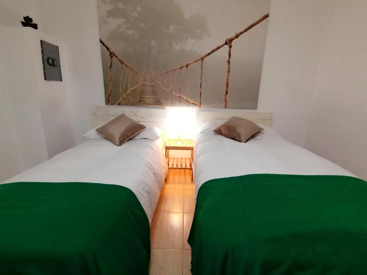 Apartamento en Espoz y Mina Madrid Exterior foto